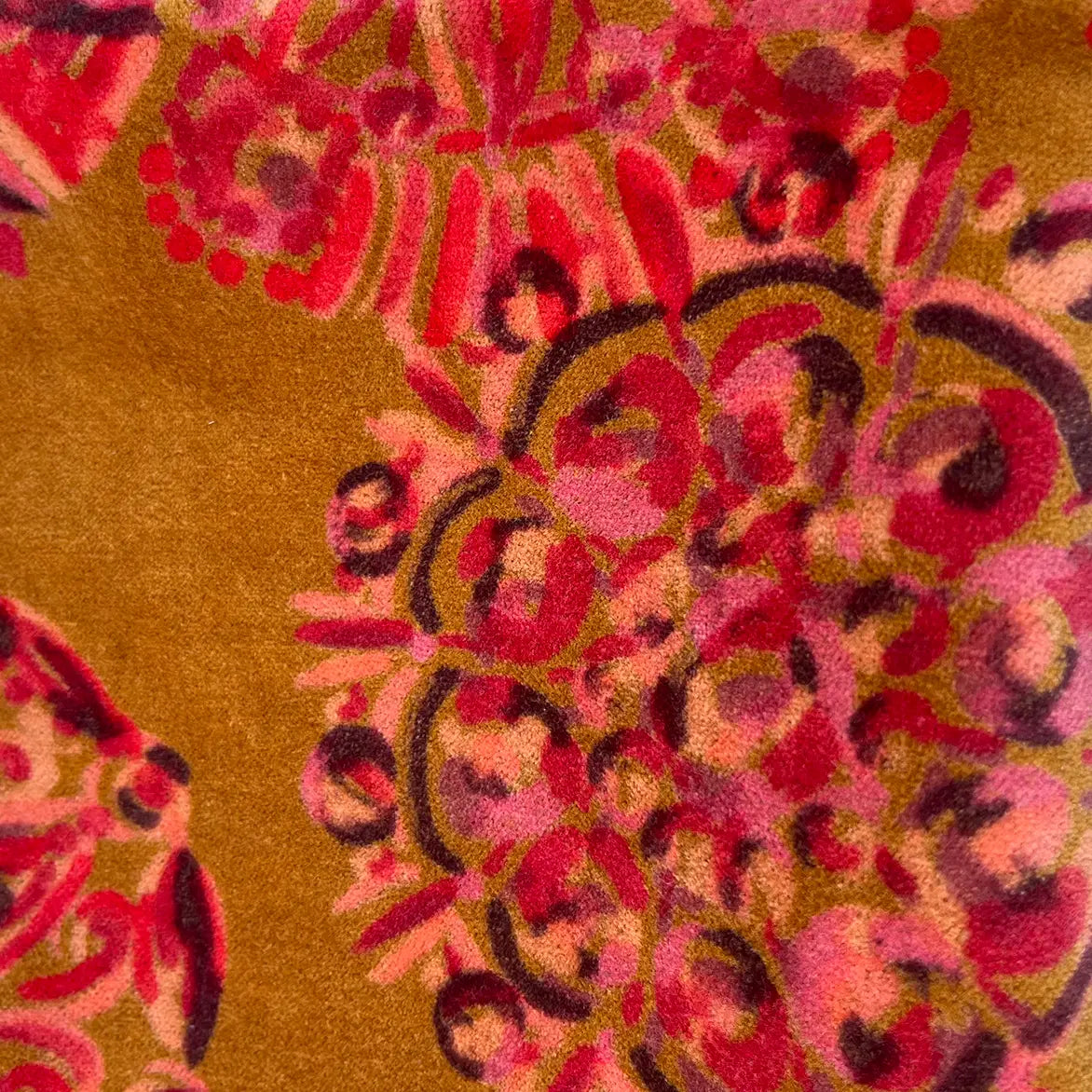 Rome Velvet Pouch in Sunburst Gold