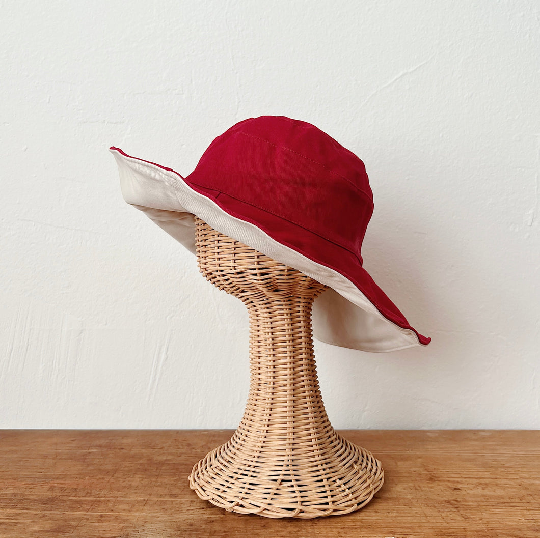 Cotton & Linen Wide Brim Hat in Reversible Red