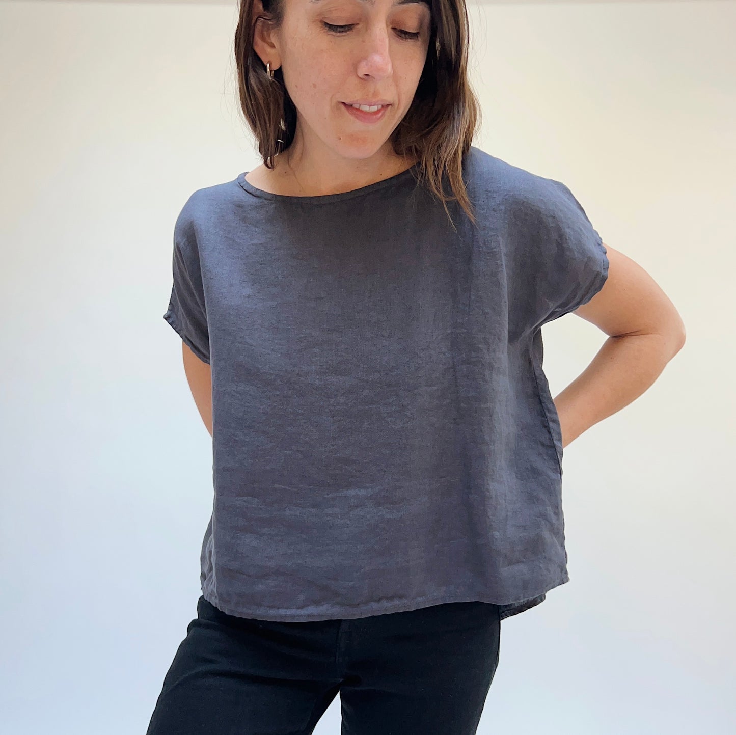 High Low Linen Tee in Anthracite