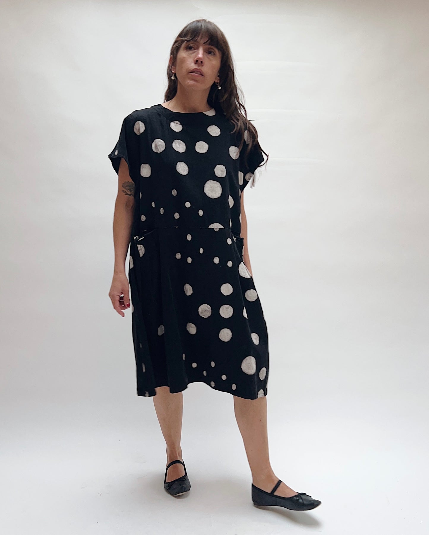 Corduroy Cap Sleeve Dot Print Dress in Black
