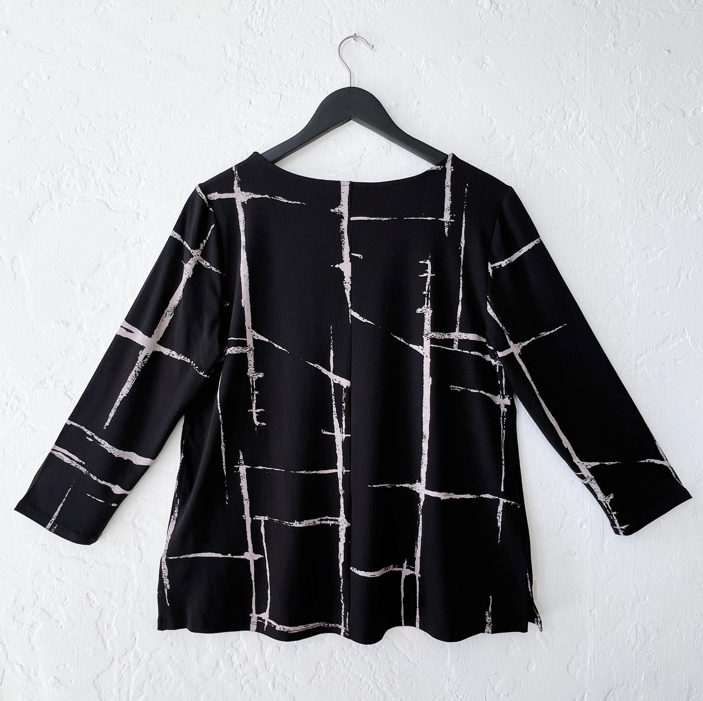 Olivia by Habitat | Arthouse Grid Easy Tee in Black