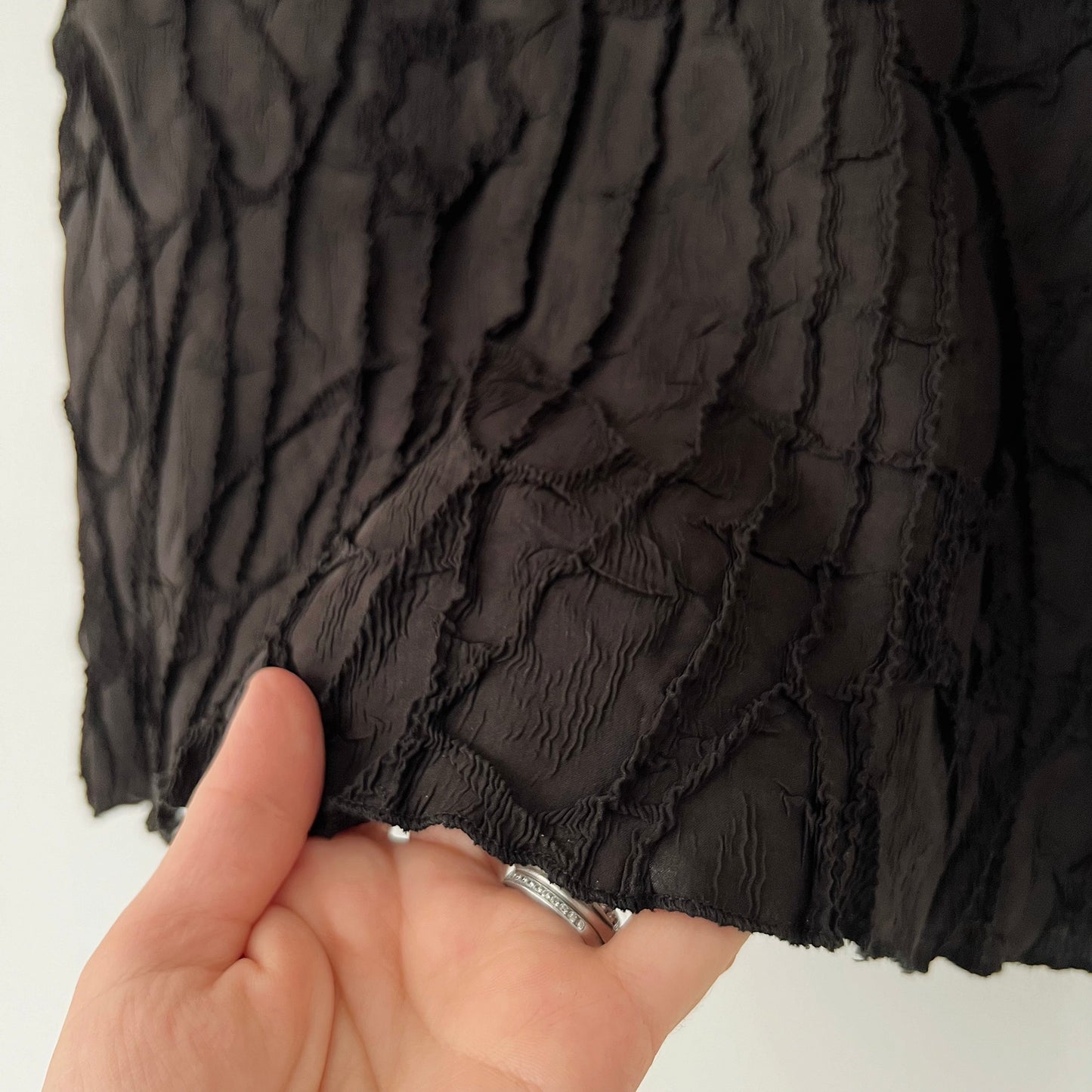 Short Sleeve Crinkle Top in Black