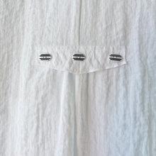 Load image into Gallery viewer, Express Travel Solid Pleat Back Jacket in White