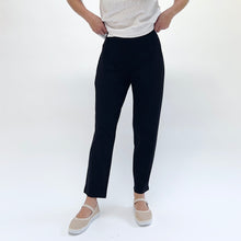 Load image into Gallery viewer, Core Travel Straight Pant in Black