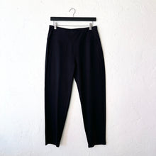 Load image into Gallery viewer, Core Travel Straight Pant in Black