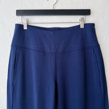 Load image into Gallery viewer, Core Travel Straight Pant in Navy