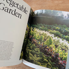 Load image into Gallery viewer, Martha Stewart's Gardening Handbook