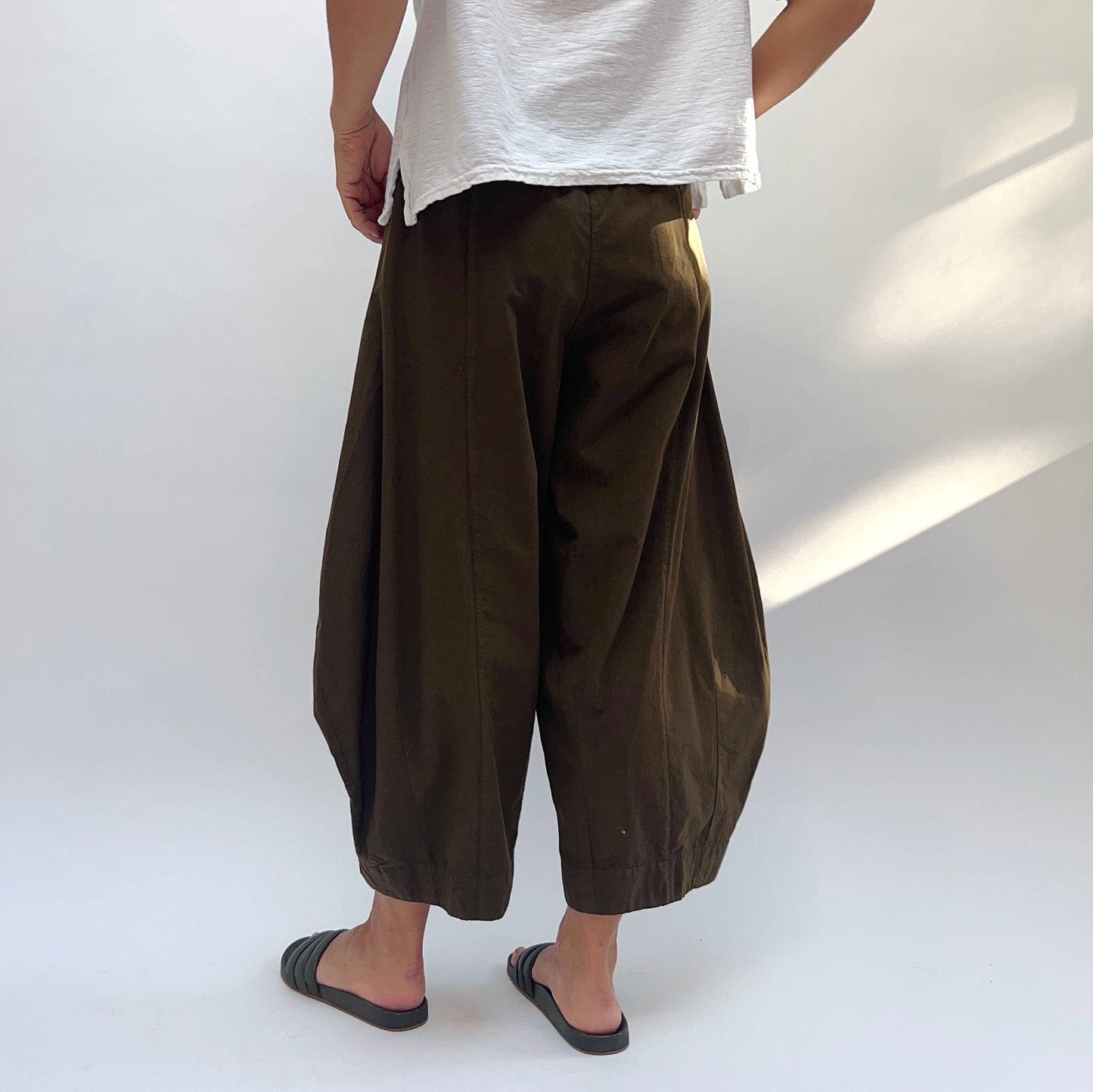Eleven Stitch | Double Pocket Cotton Pant in Olive
