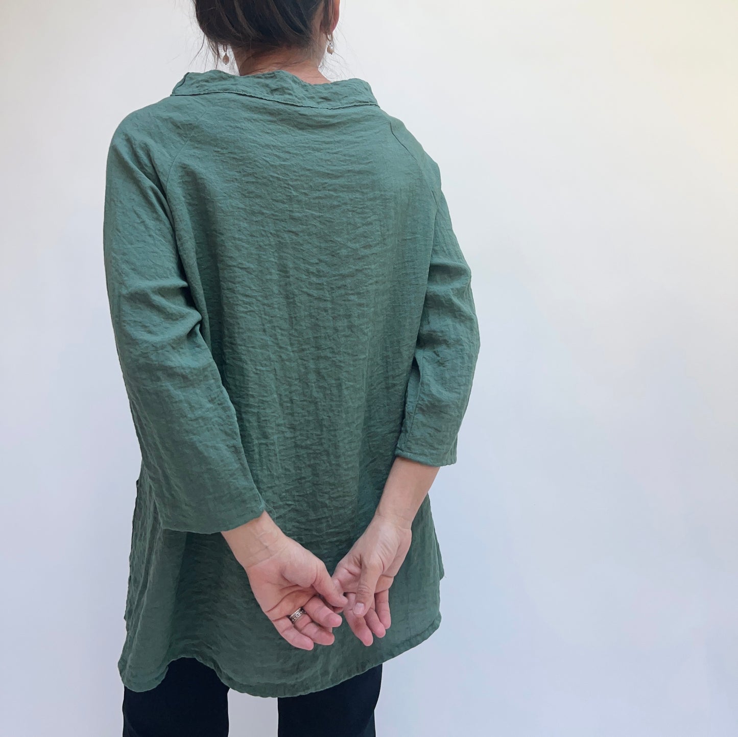 Cut Loose | Fall Parachute Raglan Pocket Top in Succulent