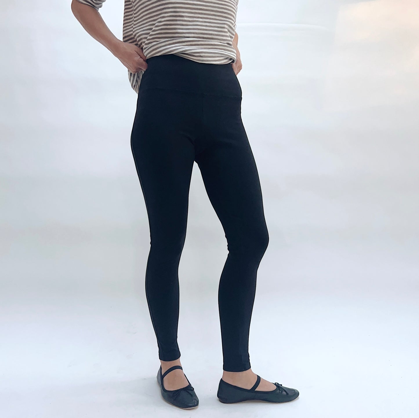 Back Pocket Legging in Black