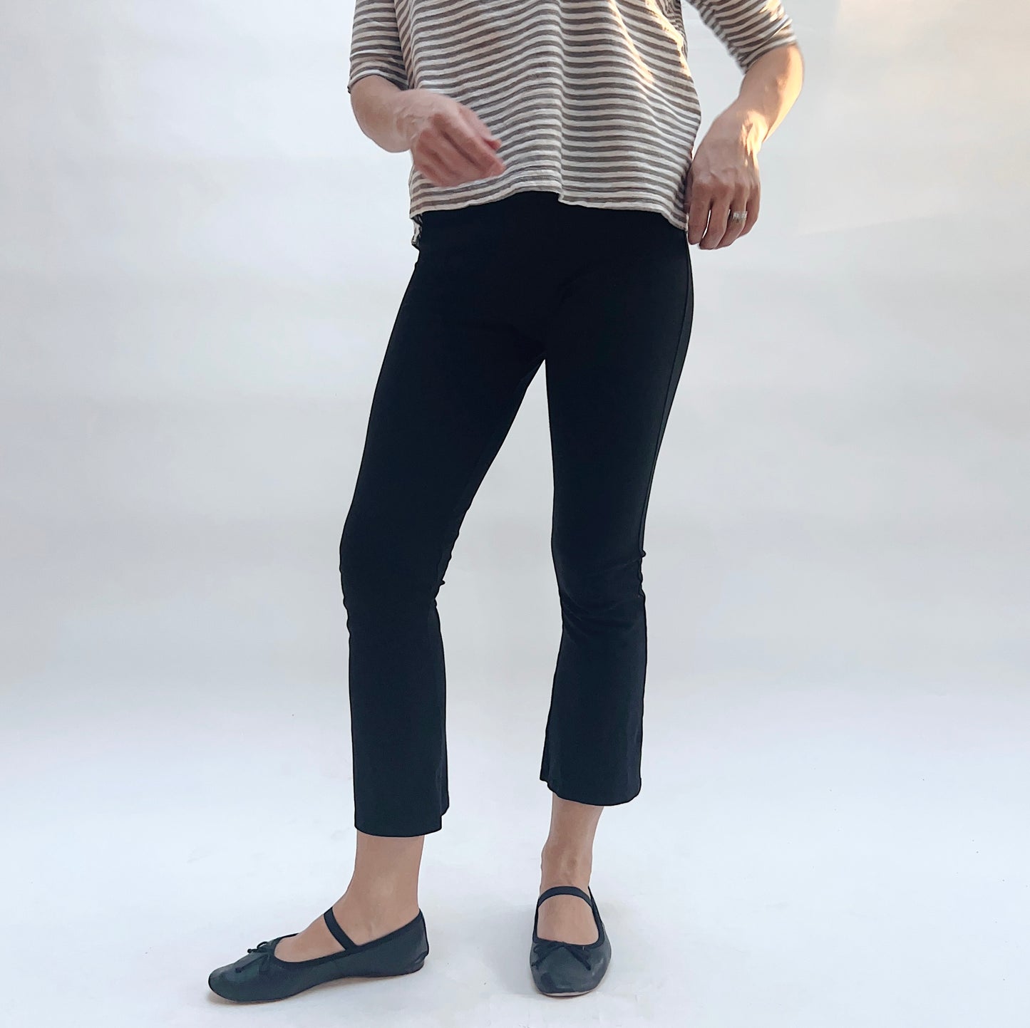 Kick Flare Legging in Black