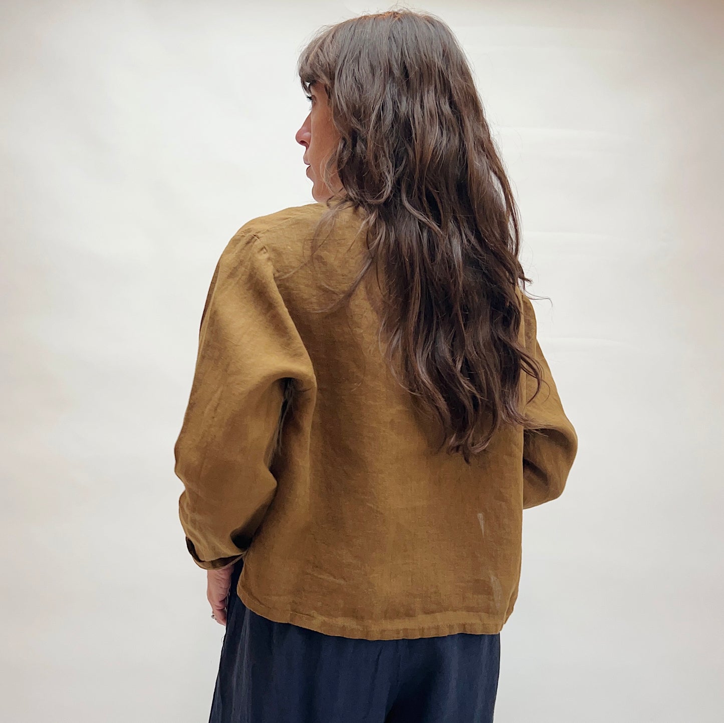 Linen Button Front Crop Cardigan in Quinquina