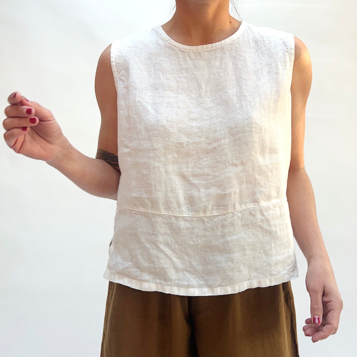 Basic Tank in White