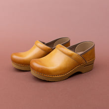 Load image into Gallery viewer, diagonal view dansko honey professional clog