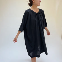 Load image into Gallery viewer, Uzi | Kisa Dress in Black
