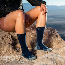 Load image into Gallery viewer, Darn Tough | Hiker Boot Midweight Hiking Socks in Eclipse
