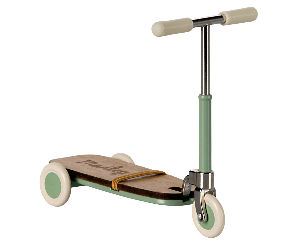 Maileg | Mouse Kickboard in Mint