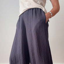Load image into Gallery viewer, Eleven Stitch | Tucked Hem Pant in Charcoal
