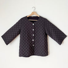 Load image into Gallery viewer, Cut Loose | 3/4 Sleeve Quilted Jacket in Anthracite
