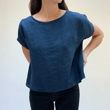 Load image into Gallery viewer, Cut Loose | High Low Linen Tee in Ink Jet
