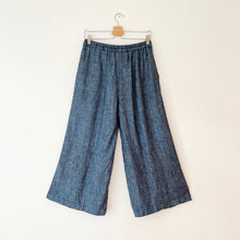 Load image into Gallery viewer, Yuvita | Crop Wide Leg Pants in Blue Melange
