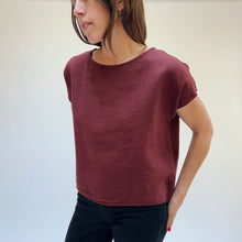 Load image into Gallery viewer, Cut Loose | High Low Linen Tee in Barnwood
