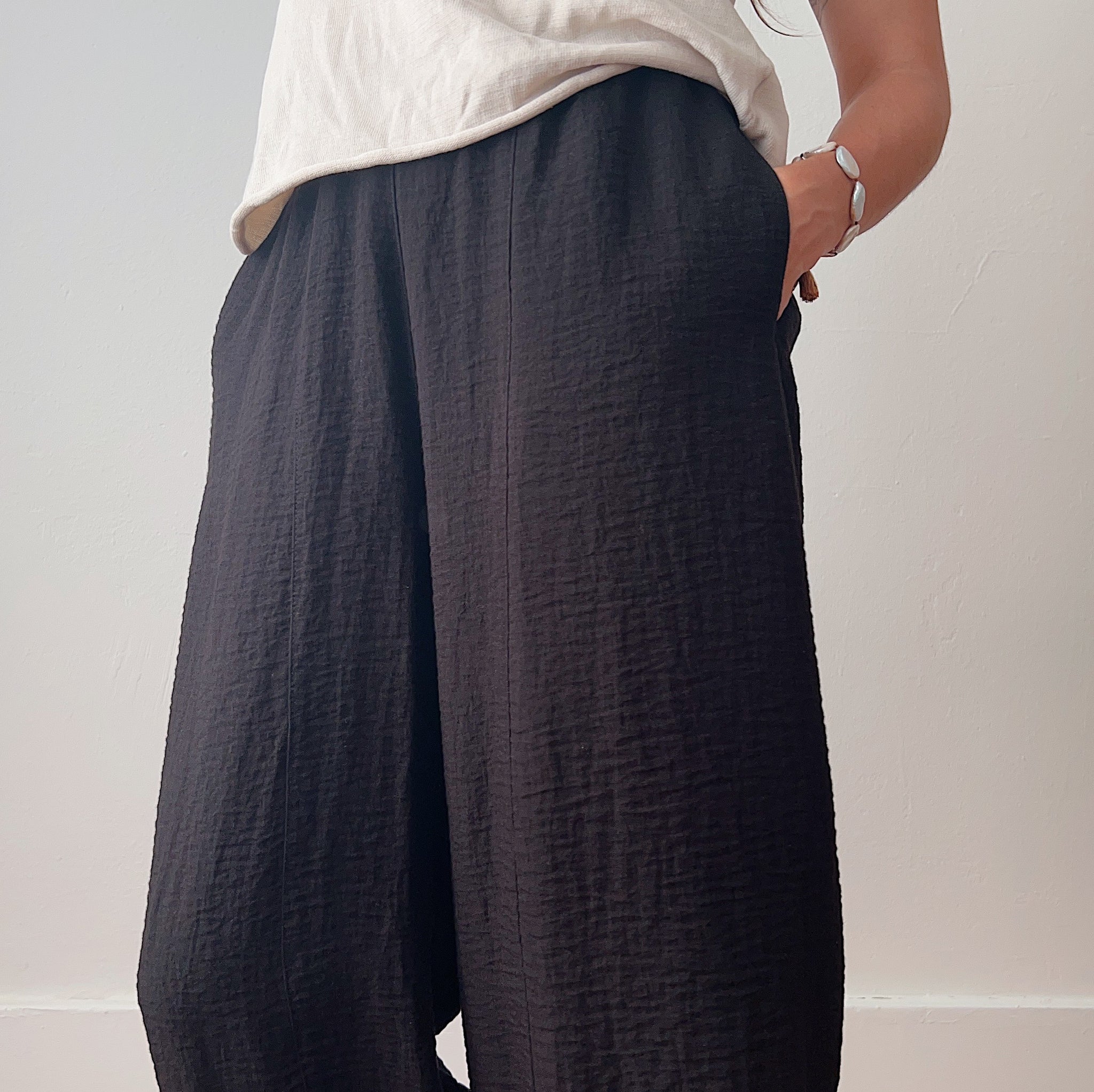 Eleven Stitch | Tucked Hem Pant in Black – Dotter