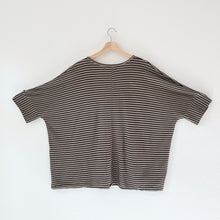 Load image into Gallery viewer, Cut Loose | V-Neck Top in Saddle Stripe
