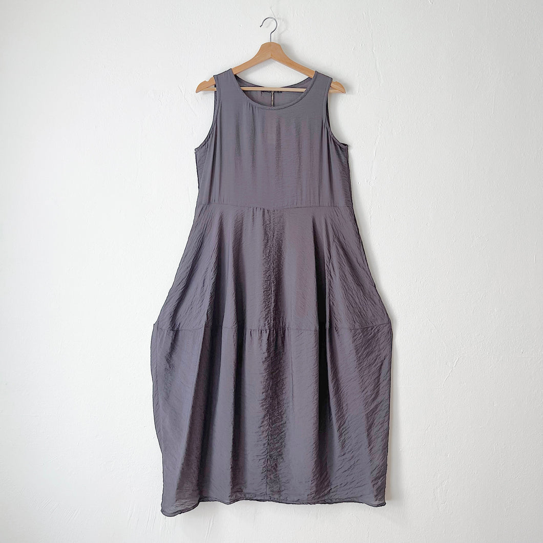 Cut Loose | Parachute Bubble Dress in Anthracite