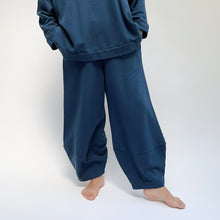 Load image into Gallery viewer, Bryn Walker | Oliver Fleece Pant in Orion
