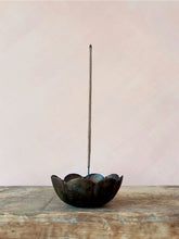 Load image into Gallery viewer, Poppy Incense Holder
