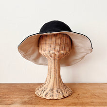 Load image into Gallery viewer, Cotton &amp; Linen Wide Brim Hat in Reversible Black
