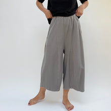 Load image into Gallery viewer, Eleven Stitch | Front Seam Pant in Fog
