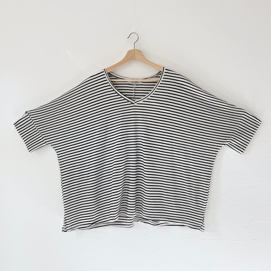 Cut Loose | V-Neck Top in Laundered Stripe