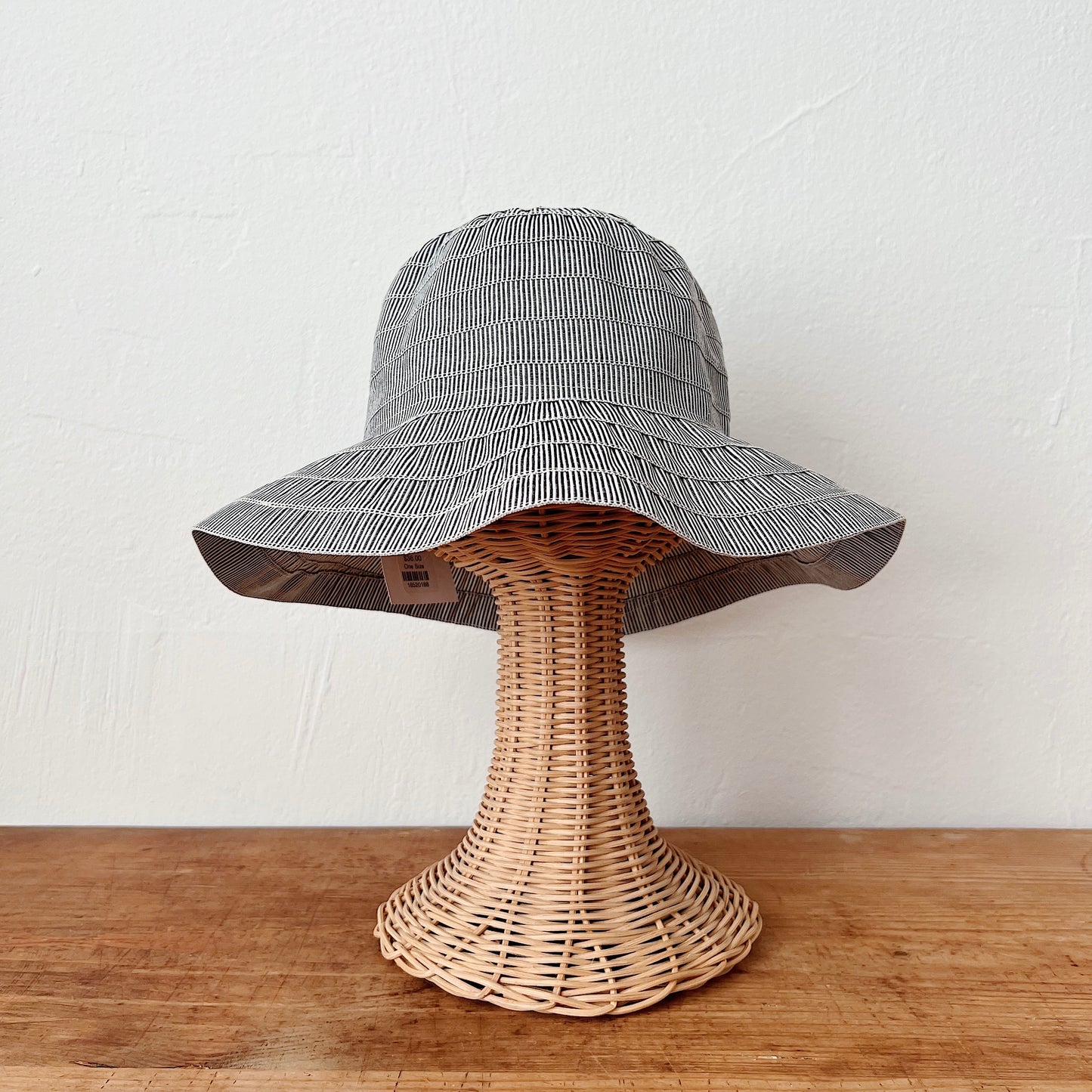 White Stripe Ribbon Hat