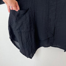 Load image into Gallery viewer, Cut Loose | 3/4 Sleeve Cowl Neck Traveler Pocket Pullover in Black

