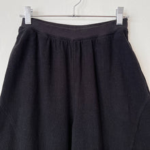 Load image into Gallery viewer, Kleen | Crisp Crop Lantern Pant in Black
