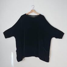 Load image into Gallery viewer, Cut Loose | Velvet Two Pocket Pullover in Black
