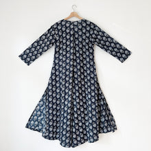 Load image into Gallery viewer, Dolma | Calypso Flower Dress in Navy
