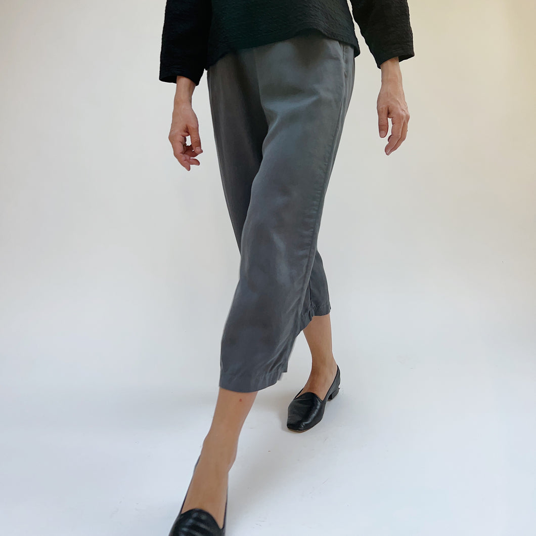 Cut Loose | Tencel Flat Front Flood in Anthracite