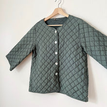 Load image into Gallery viewer, Cut Loose | 3/4 Sleeve Quilted Jacket in Myrtle
