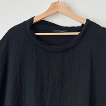 Load image into Gallery viewer, Cut Loose | 3/4 Sleeve Cowl Neck Traveler Pocket Pullover in Black
