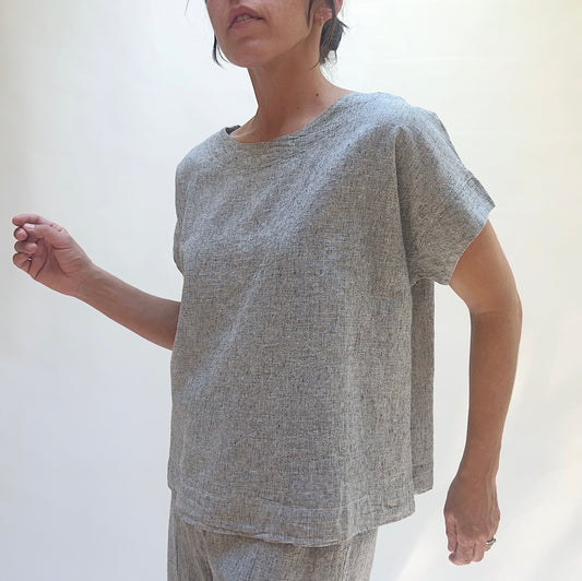 Short Sleeve Top in White Crosshatch