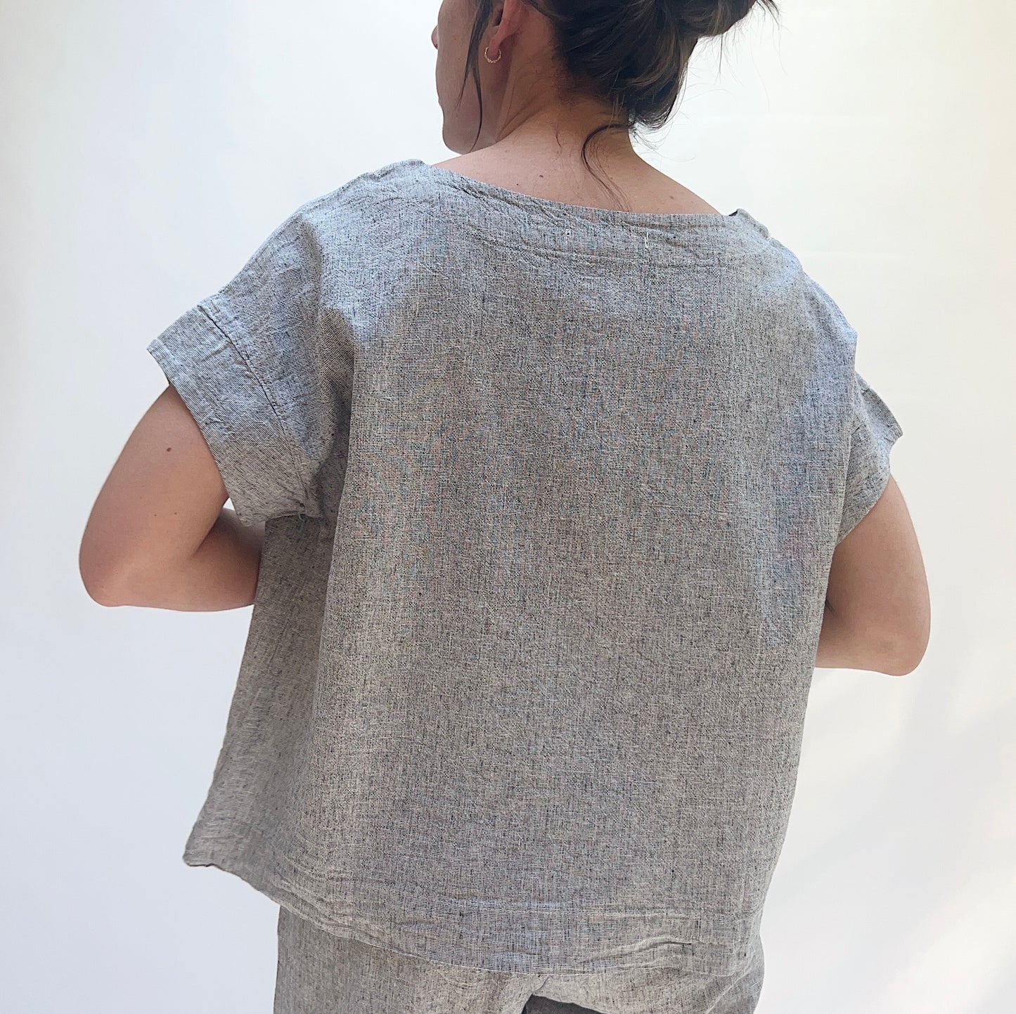 Short Sleeve Top in White Crosshatch