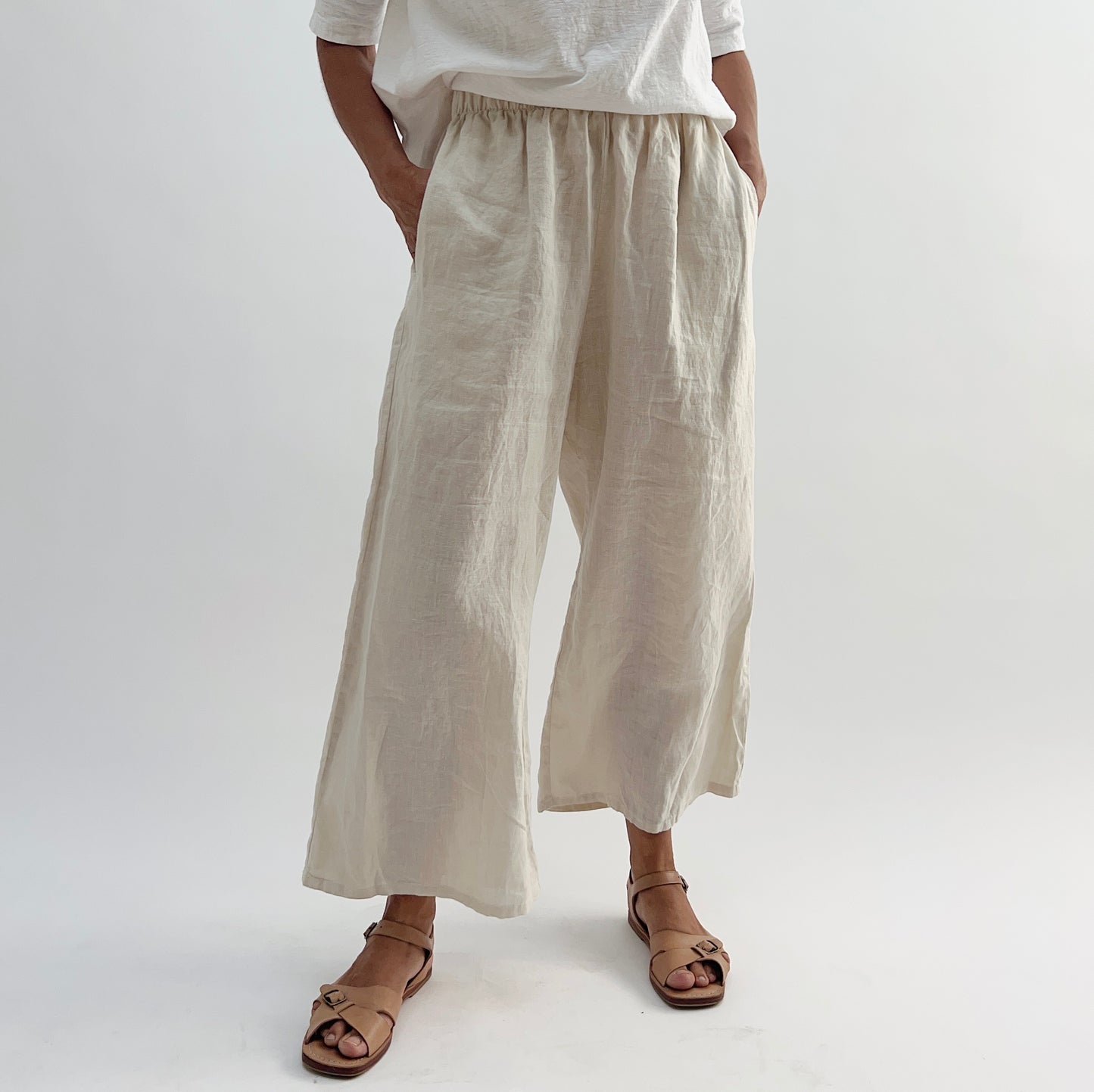 Hanky Linen Full Crop Pant in Jicama