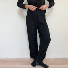 Load image into Gallery viewer, Vanite Couture | Zig Zag Pleated Pant in Black
