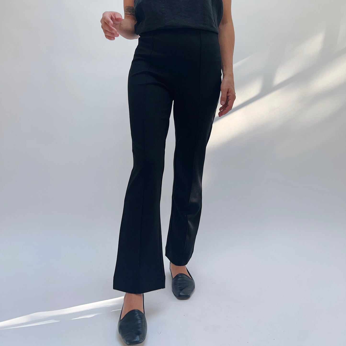 Olivia by Habitat | Kickflare Pant in Ponte in Black