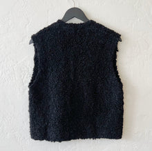 Load image into Gallery viewer, LATIERRA | Aries Boucle Vest in Black
