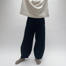 Load image into Gallery viewer, Bryn Walker | Oliver Fleece Pant in Black
