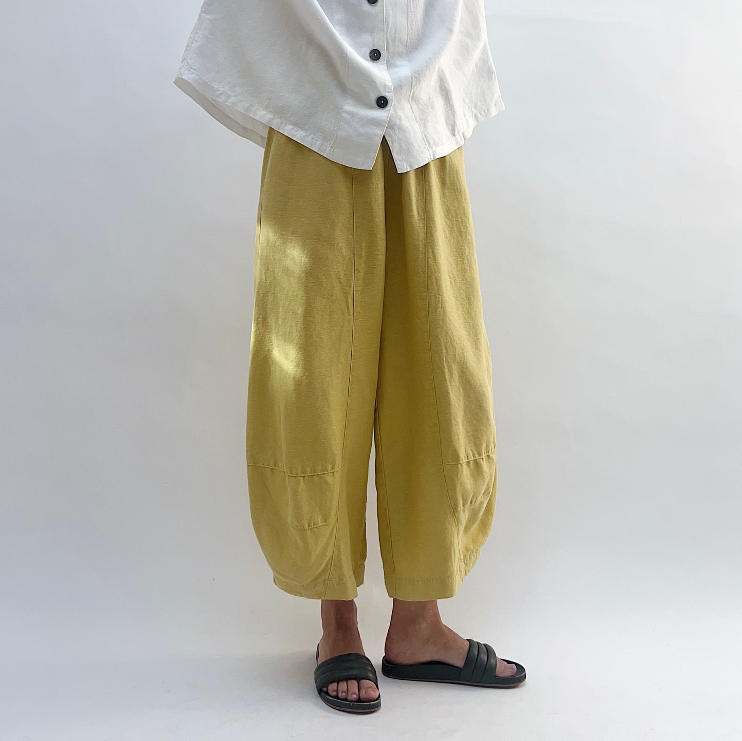 Linen Blend Tucked Hem Pants in Sweet Lime